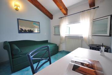 Fotos del hotel Villa Maria Luigia:  26