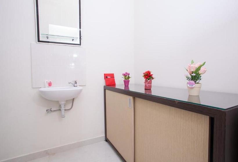 پانسیون Reddoorz Near Tugu Pahlawan Surabaya