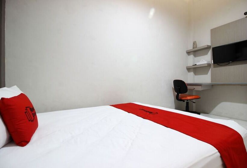 پانسیون Reddoorz Plus Near Upn Jogjakarta 2