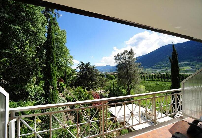 هتل Villa Tivoli