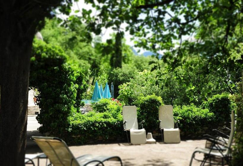 هتل Villa Tivoli