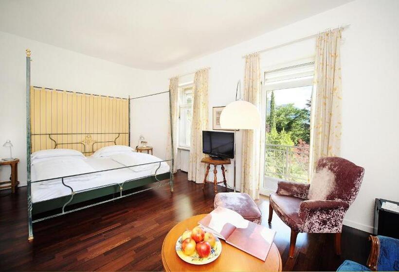هتل Villa Tivoli
