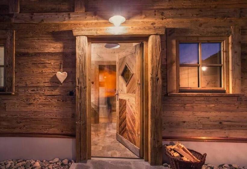 בית מלון כפרי Alpin Chalets