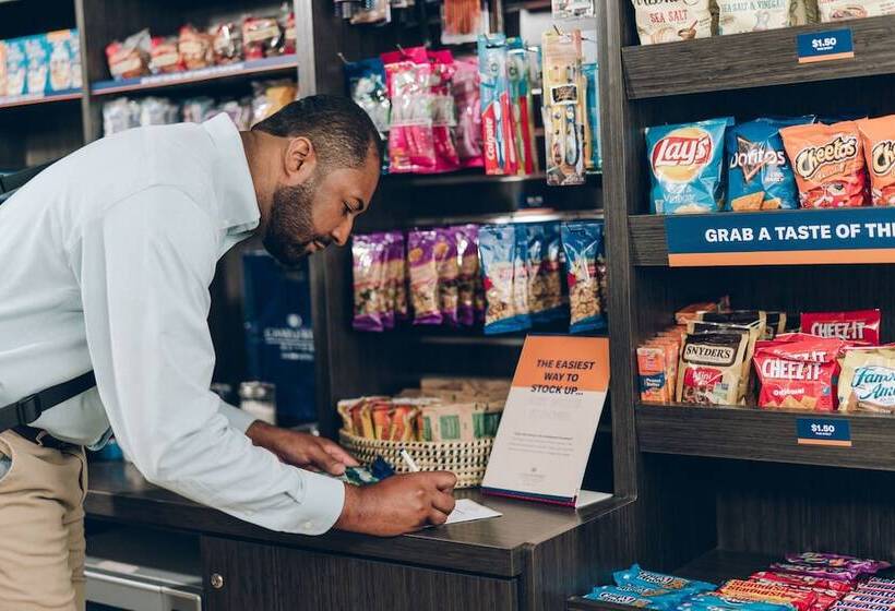 בית מלון כפרי Candlewood Suites Philadelphia   Airport Area, An Ihg