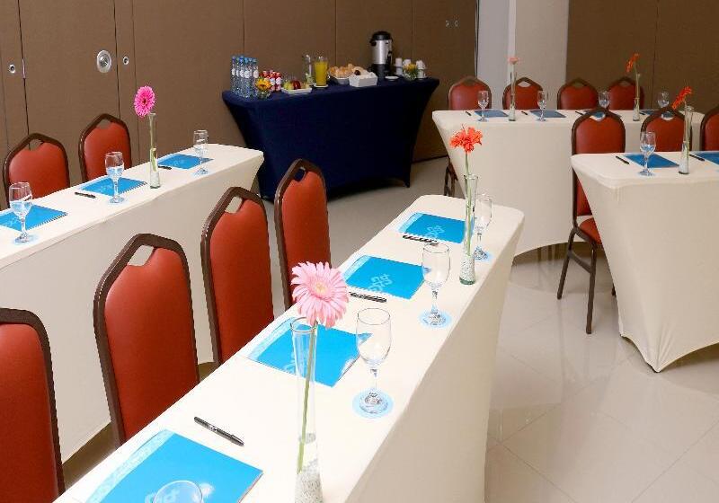 فندق Misión Express San Juan Del Río