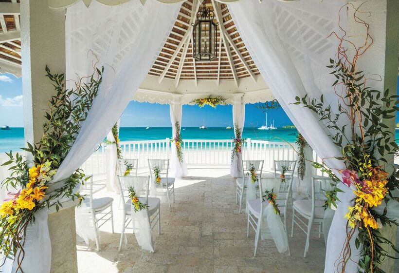 استراحتگاه Sandals Negril   All Inclusive Couples Only