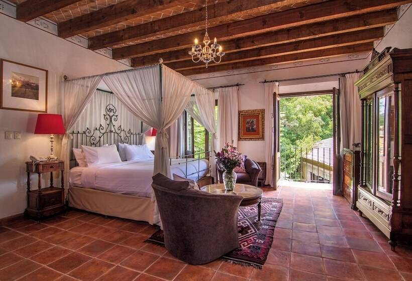 هتل Villa Santa Monica