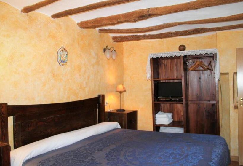 La Bodega Del Camino Aka Albergue On Thele