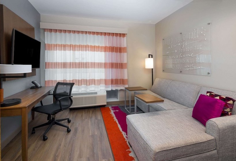 Отель La Quinta Inn & Suites By Wyndham Perry