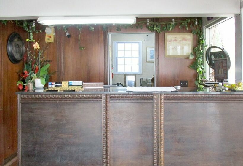 فندق على الطريق American Inn And Suites