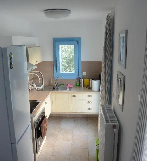 Almyra Guesthouses