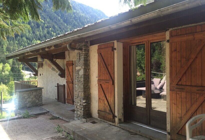 تختخواب و صبحانه Chalet Tioli