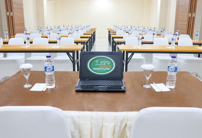 هتل Legreen Suite Ratulangi