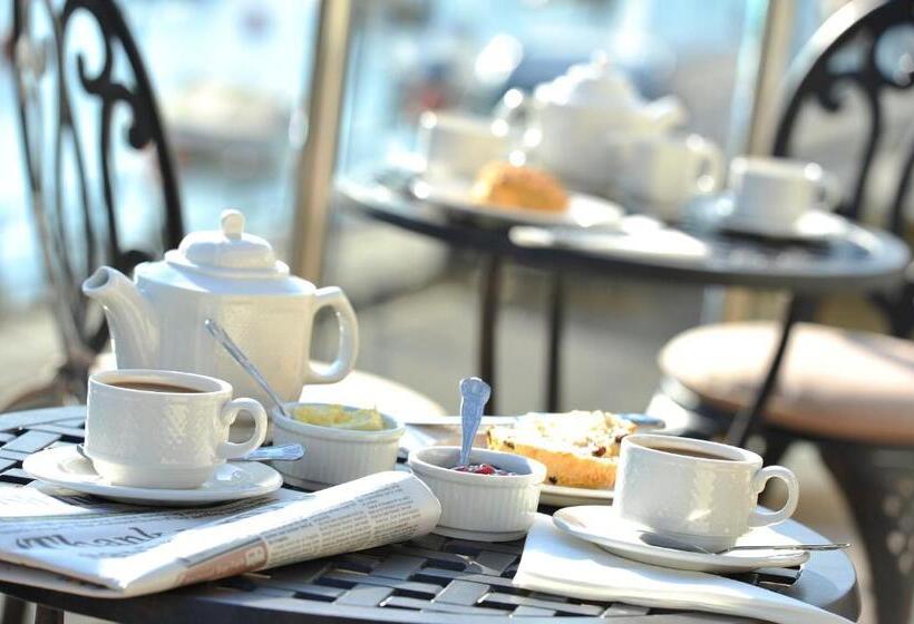 بنسيون The Old Bridge House