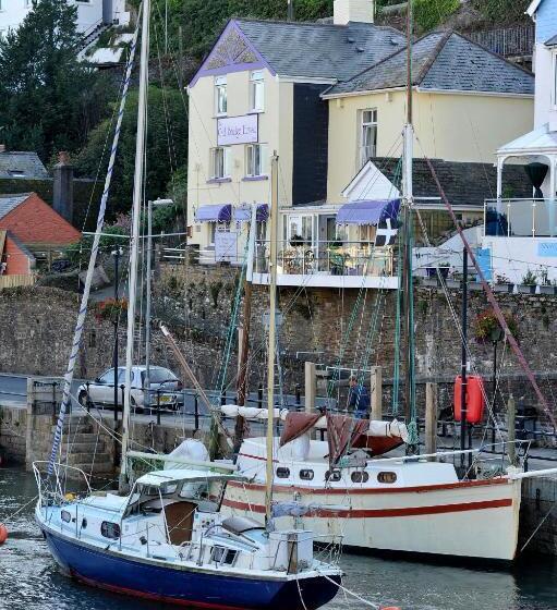 بنسيون The Old Bridge House