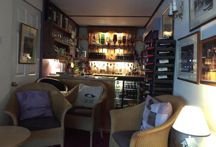 بنسيون The Old Bridge House