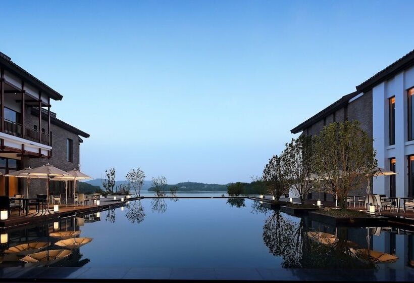 استراحتگاه Wei Retreat Tianmulake