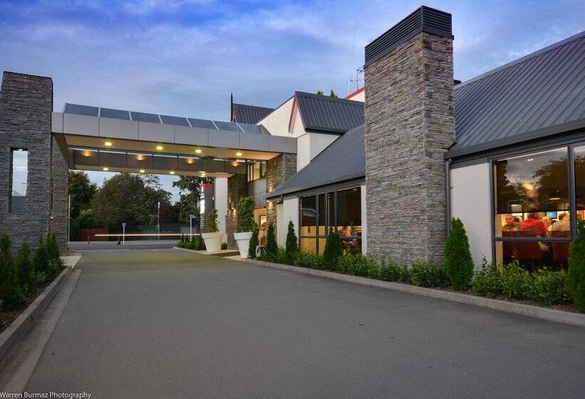 هتل Carnmore Chateau Marlborough