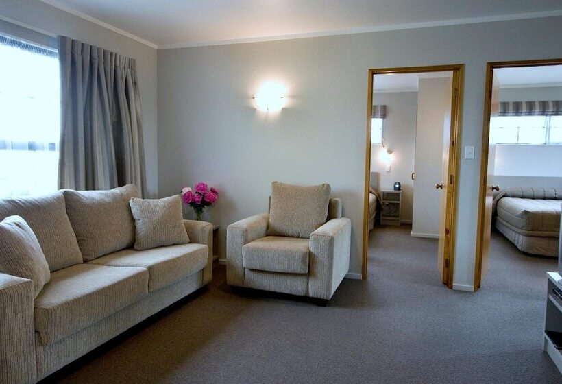 هتل Knightsbridge Court Motor Lodge