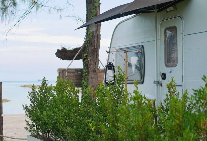 ホテル Samui Caravans Beach Camp