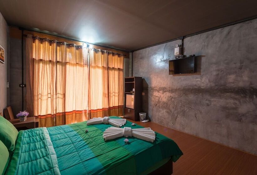 هتل Alongkorn Farm And Resort