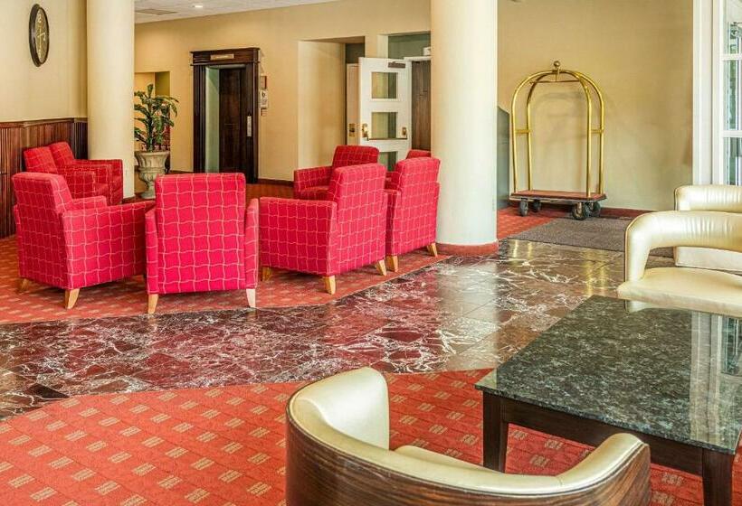 호텔 Quality Inn & Suites