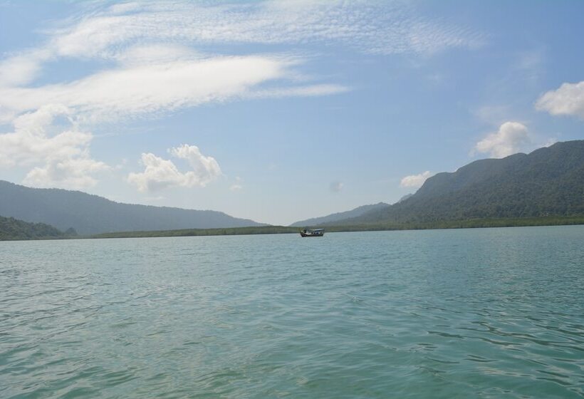 هتل The Jemuruk Island Resort