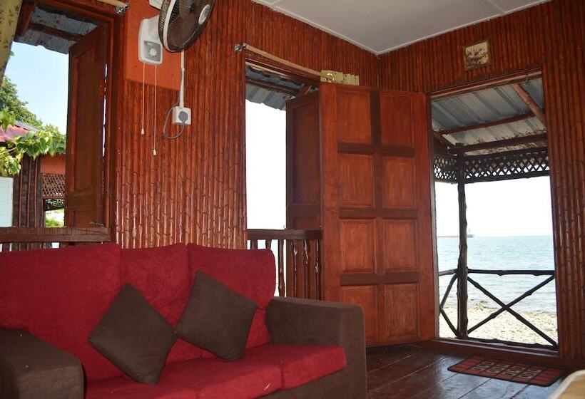هتل The Jemuruk Island Resort