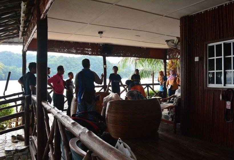 هتل The Jemuruk Island Resort