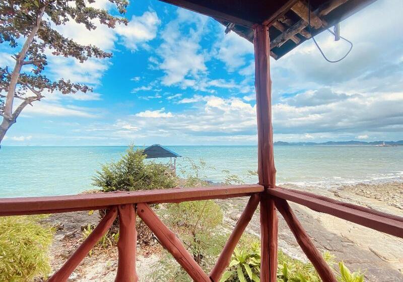هتل The Jemuruk Island Resort