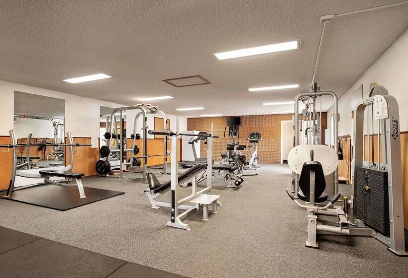 فندق Travelodge By Wyndham Guernsey