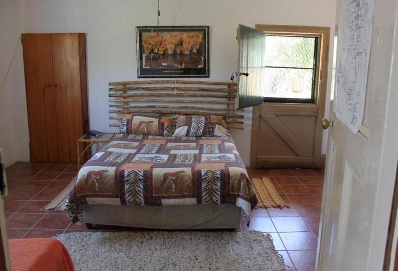 פנסיון Trackers Inn