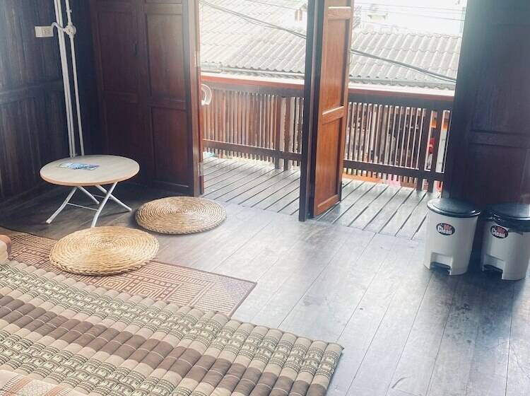 הוסטל Aforetime House @ Samui