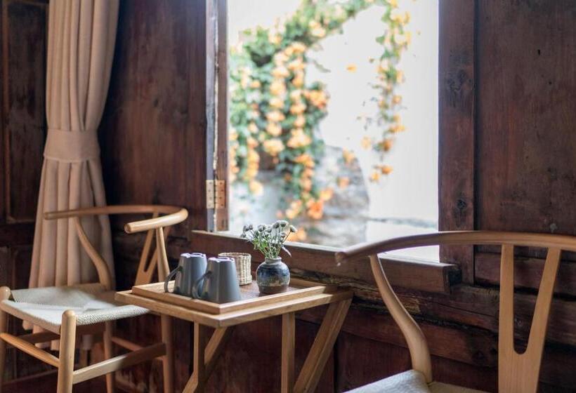 Dali Old Courtyard Boutique Inn