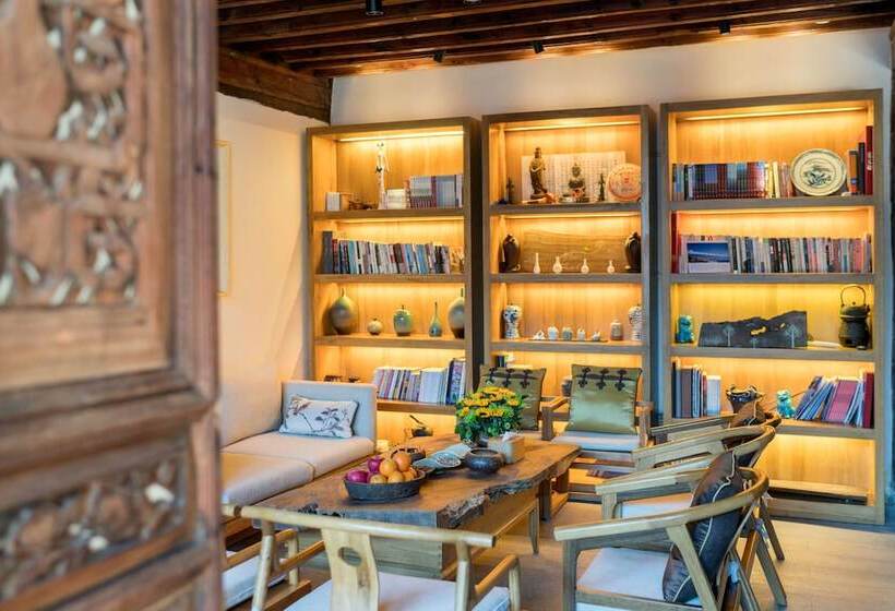 Dali Old Courtyard Boutique Inn