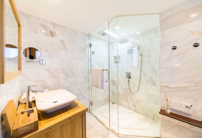 Dali Old Courtyard Boutique Inn