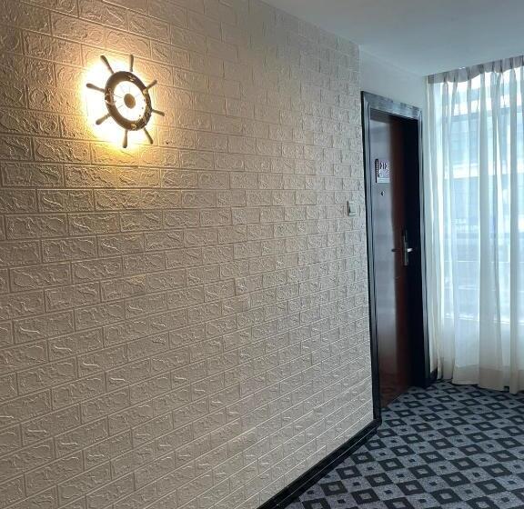 New World Express Motel