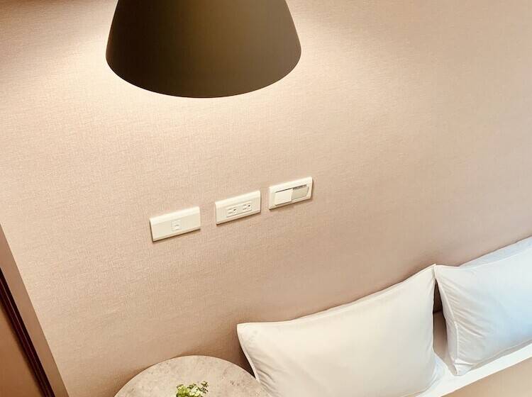 پانسیون Oyaji Guesthouse