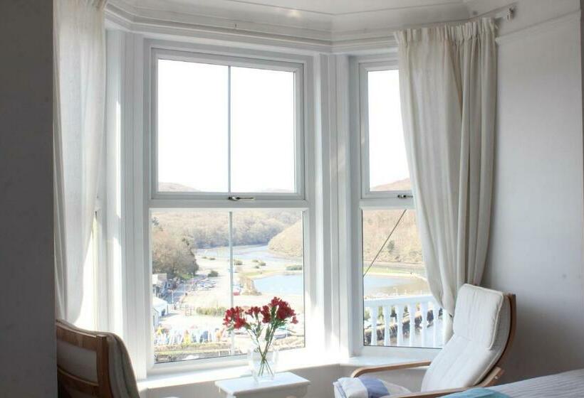 بنسيون Silver Birch Guest House