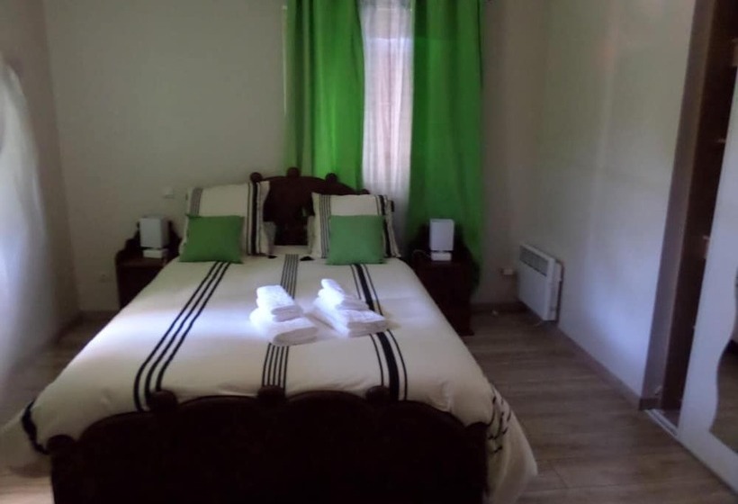 Bed and Breakfast Chambres D'hôtes Ronquer