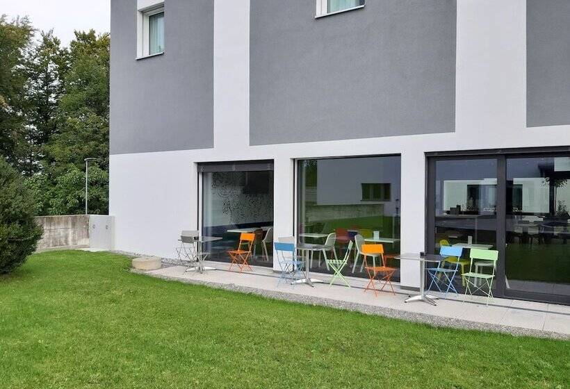 בית מלון כפרי Ibis Budget Fribourg