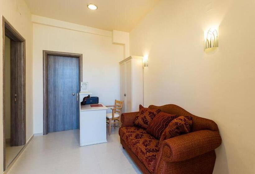 בית מלון כפרי Polyxenia Suites