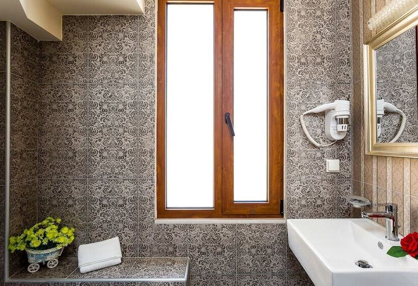 בית מלון כפרי Polyxenia Suites