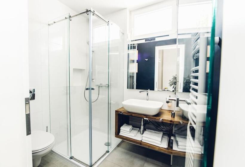 膳宿费 Adele Apartments