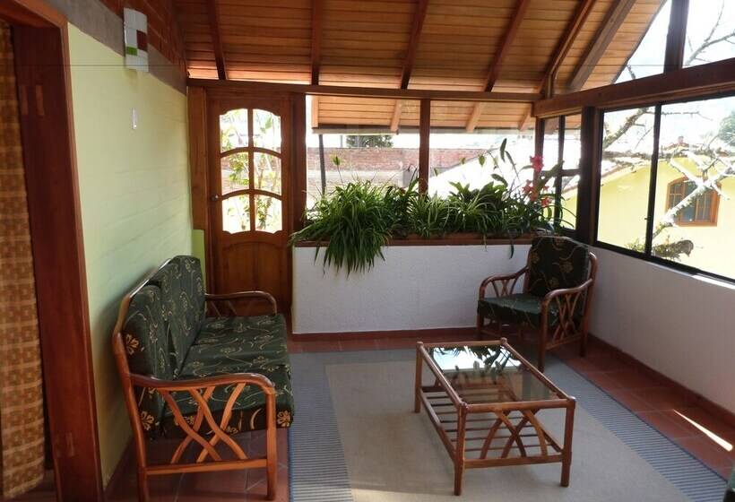 مسافرخانه Isla De Baños Hosteria Y Spa