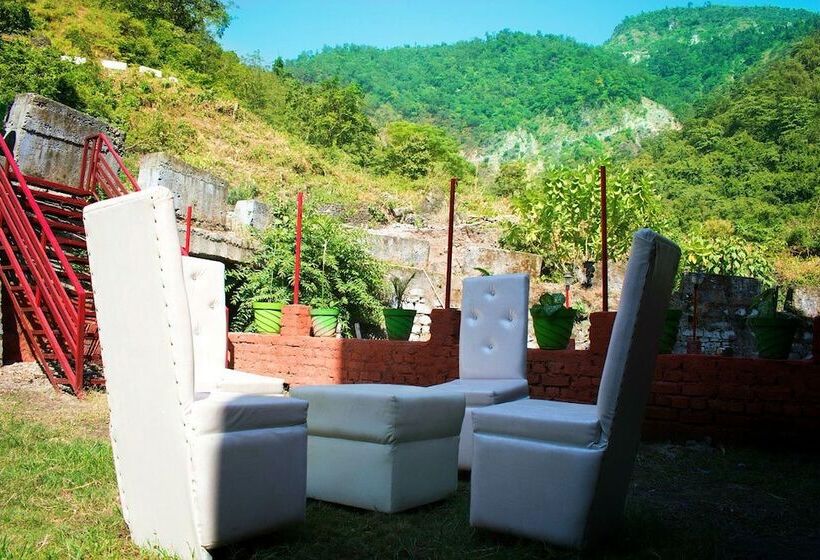 בית מלון כפרי Neer Buddha