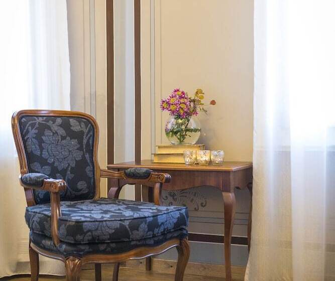 هتل 1905 Boutique