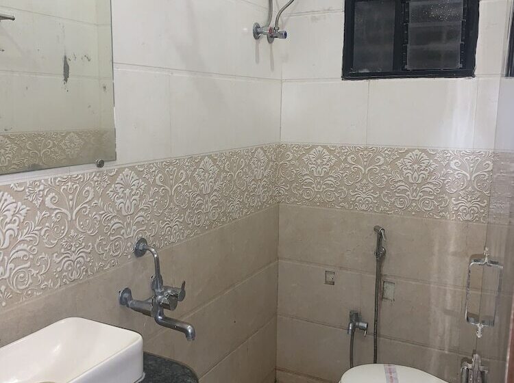 فندق Jk Rooms 126 Parashar Legacy   Opp Railway Station