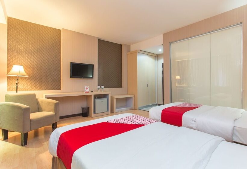 هتل Sejati By Oyo Rooms