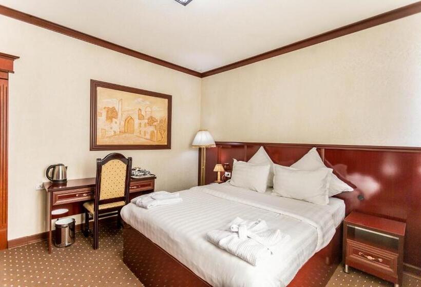 فندق Turon Plaza